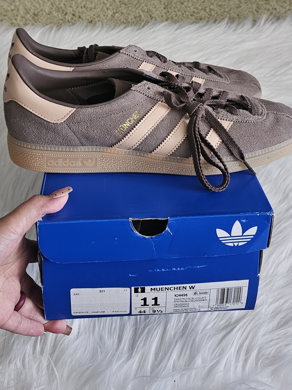 Adidas Munchen sneakers in Earth Strata Halo Blush Gum
